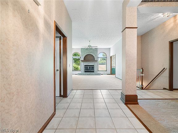 5th image of 125 Ravenglass Blvd