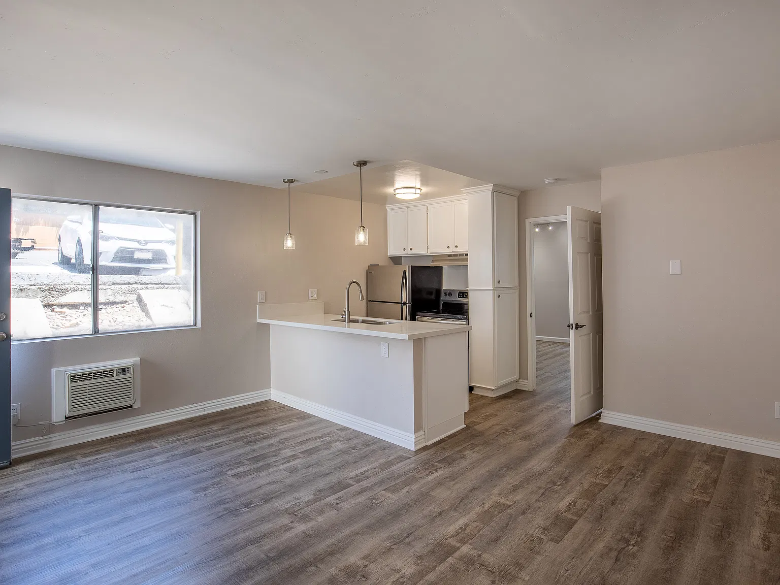 2411 Adams Ave — Photo 4