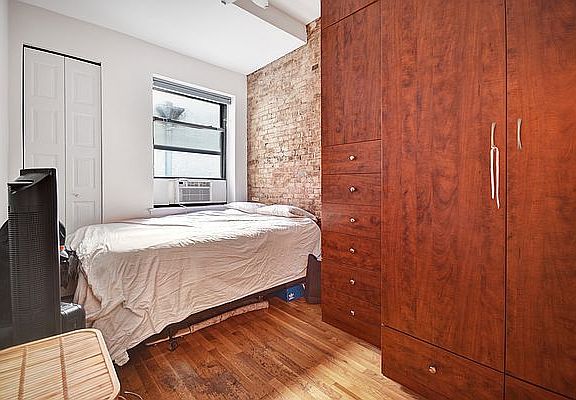 4th image of 429 W 24th St APT 5D