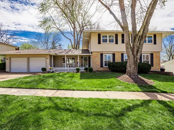 806 Big Bend Woods Dr, Ballwin, MO 63021