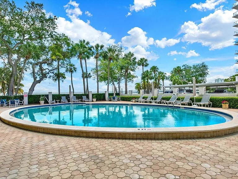 2611 Bayshore Blvd — Photo 36
