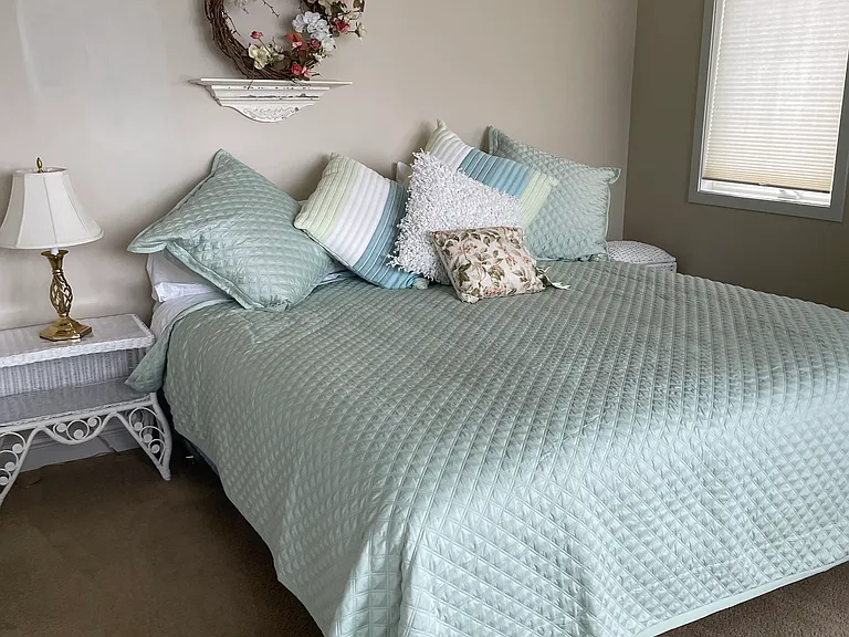 5084 Durnham Dr — Photo 11