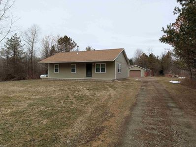 9072 Green Rd, Wales, MI, 48027