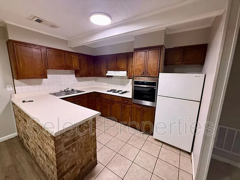 1 bed, 1.0 bath, 500 sqft, $750 — Photo 1