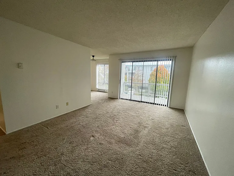 7 Commodore Dr #364 — Photo 4