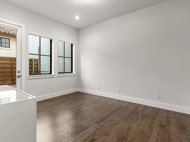 2800 Lakeside Pkwy #102 — Photo 32