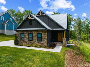 44 Reta Rd, Fairview, NC 28730