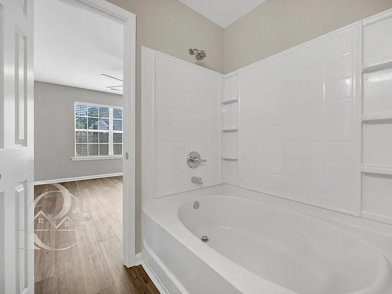 508 Lanesborough Dr — Photo 20