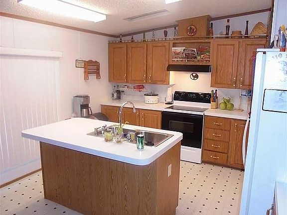 4th image of 318 Banyan Ln