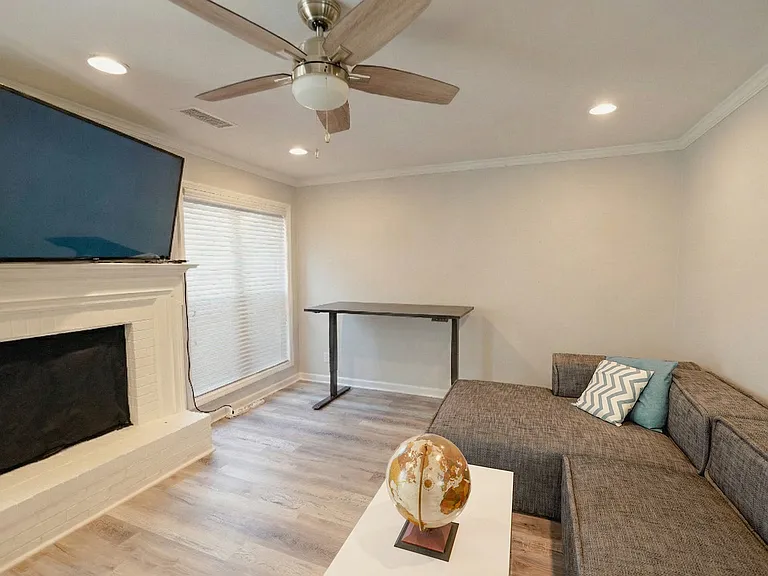 Living Room/Office