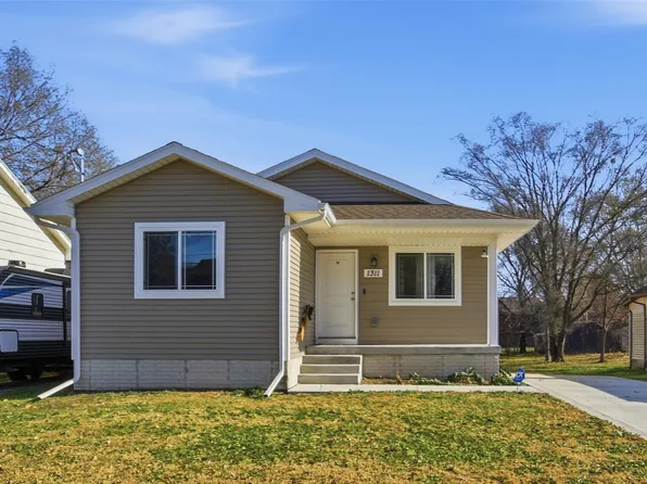 1311 E 25th Ct, Des Moines, IA 50317