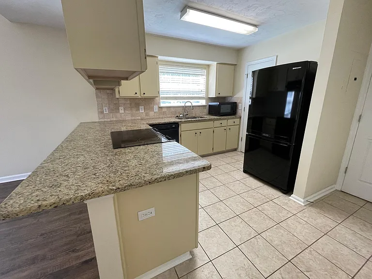 2441 Silver Palm Ln — Photo 7