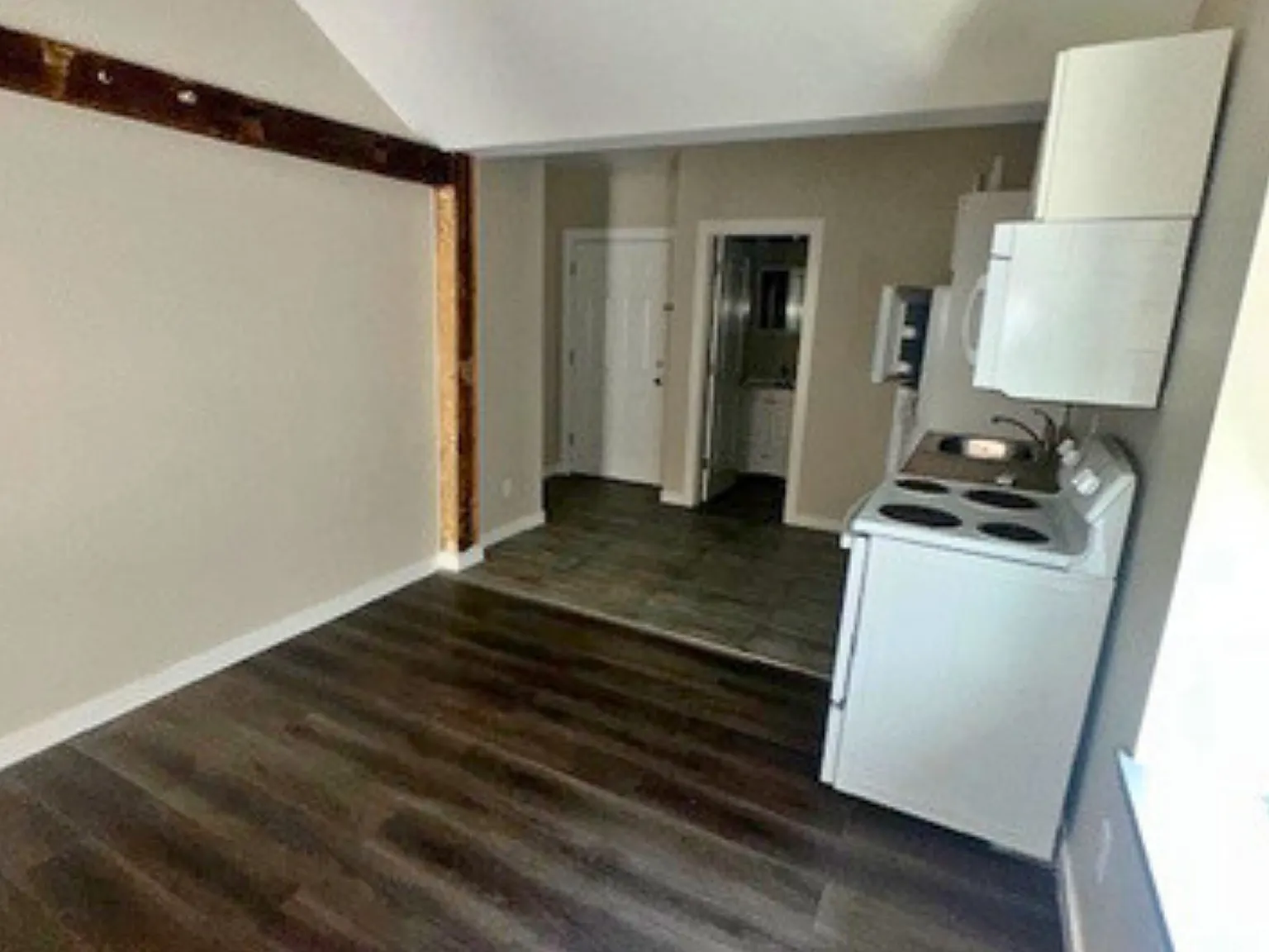 1613 Main Street - 1 — Photo 3