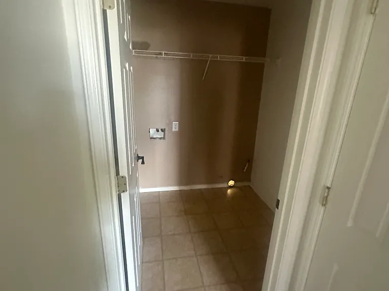 3827 W Prospect Ave — Photo 10