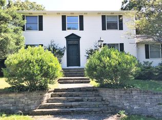 40 Birchwood Dr, Narragansett, RI 02882