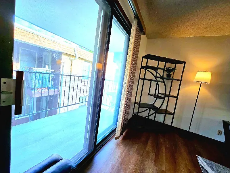 2 bed, 936 sqft, $2,000 — Photo 4