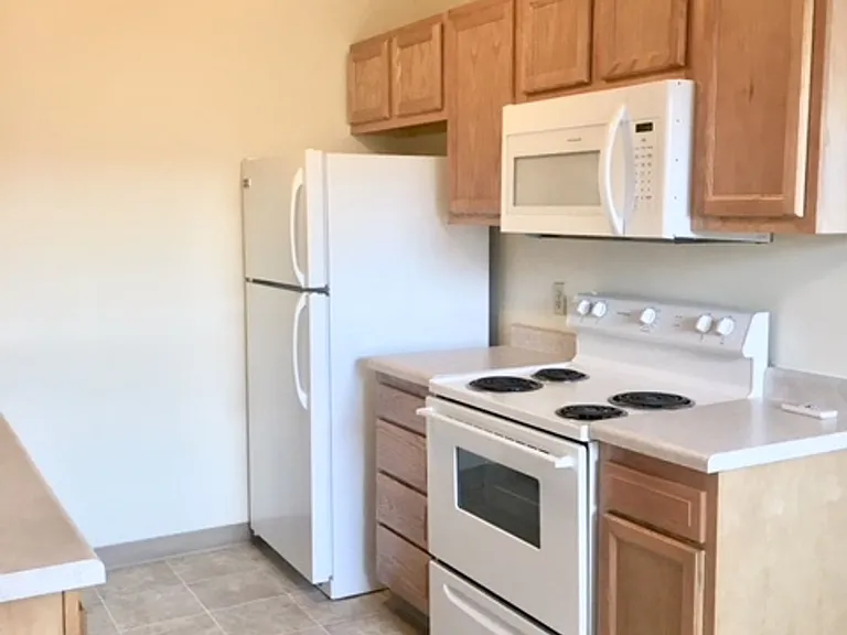500 Glendale Blvd — Photo 16