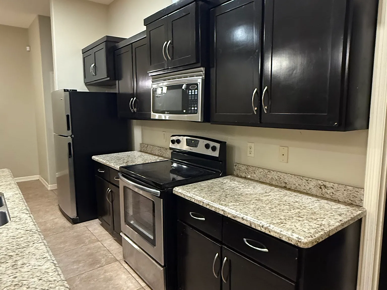 2 bed, 1200 sqft, $1,000 — Photo 4