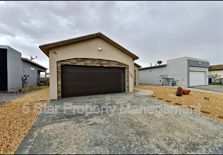 1908 William Caples St — Photo 4