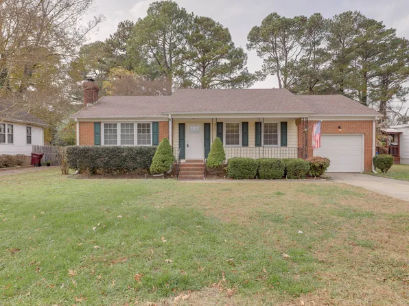 1403 Hawthorne Dr, Chesapeake, VA 23325