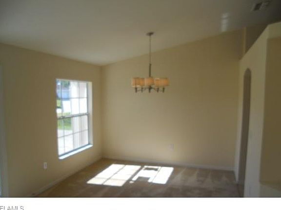 3rd image of 320 Laurel Ave S
