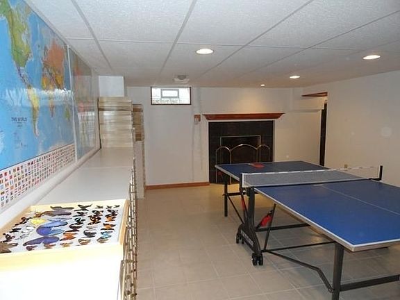 5th image of 8220 N Poplar Dr