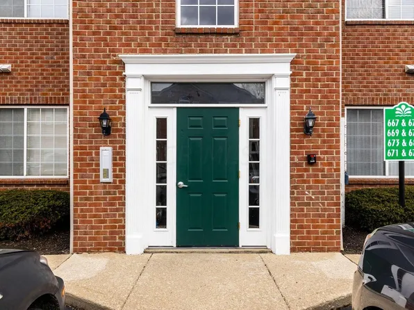 677 Spring Valley Dr, Lewis Center, OH 43035