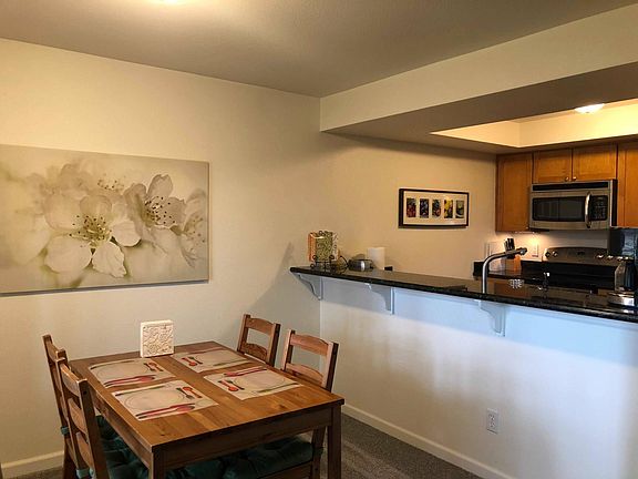 Dining & Kitchen