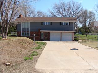 124 E Hamlin Rd, Andover, KS 67002