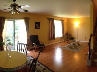 24 Snowflake Ln, Edison, NJ 08820