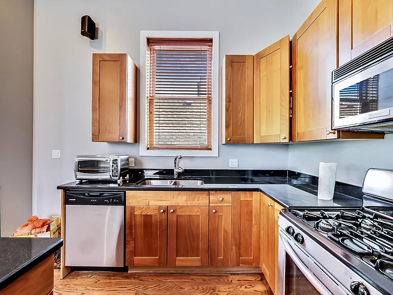 1022 N Wood St #3 — Photo 10