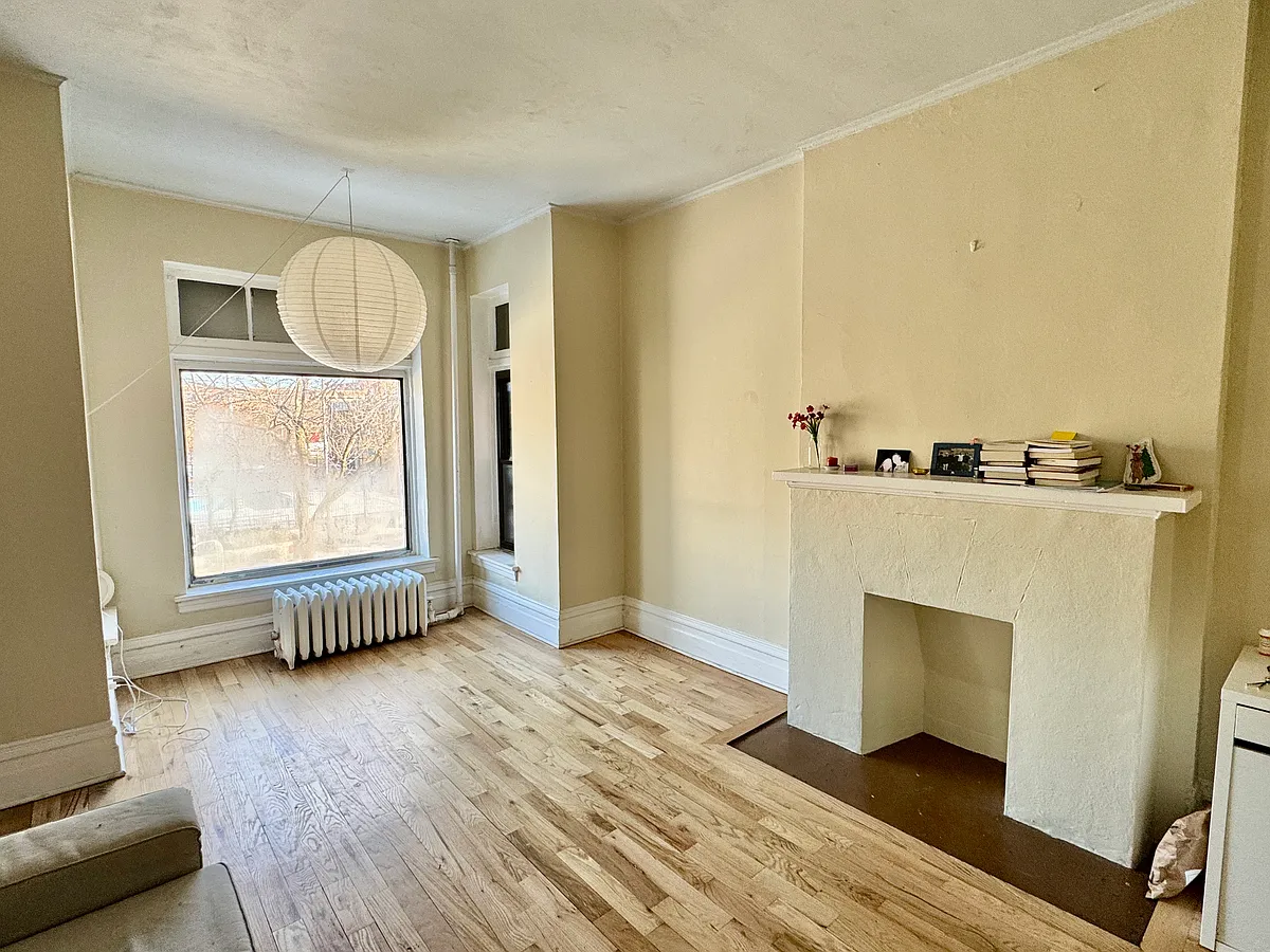 Building Photo - 4738 N Ashland Ave #2F