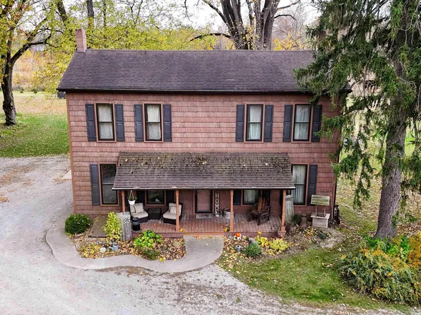 1929 W Park Dr, Huntington, IN 46750