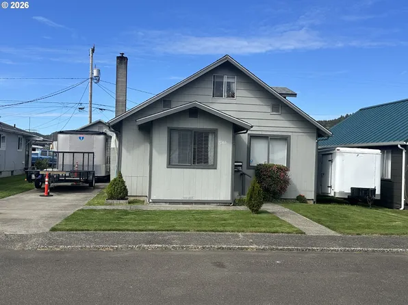 2063 Alder Ave, Reedsport, OR 97467