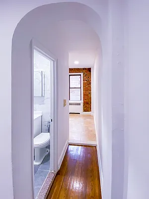 Rented by Gravity Real Estate Advisors | media 30