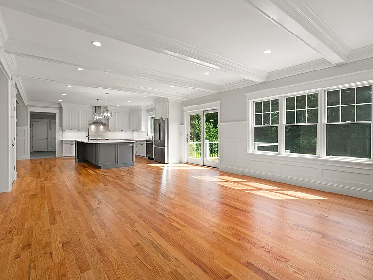 585 Lowell St — Photo 12