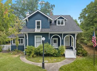 310 NW A St, Grants Pass, OR 97526