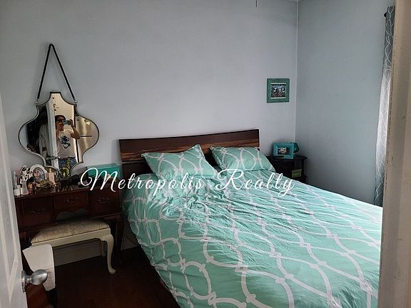 4th image of 2168 35th St APT 4E