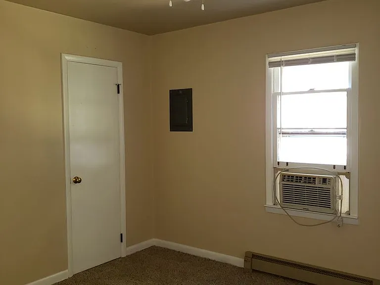 719 & 721 Claire Ave — Photo 3
