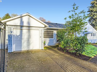 5025 NE Couch St, Portland, OR, 97213