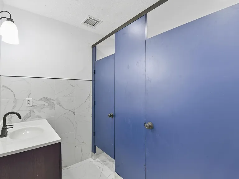 3911 Fulton St — Photo 21
