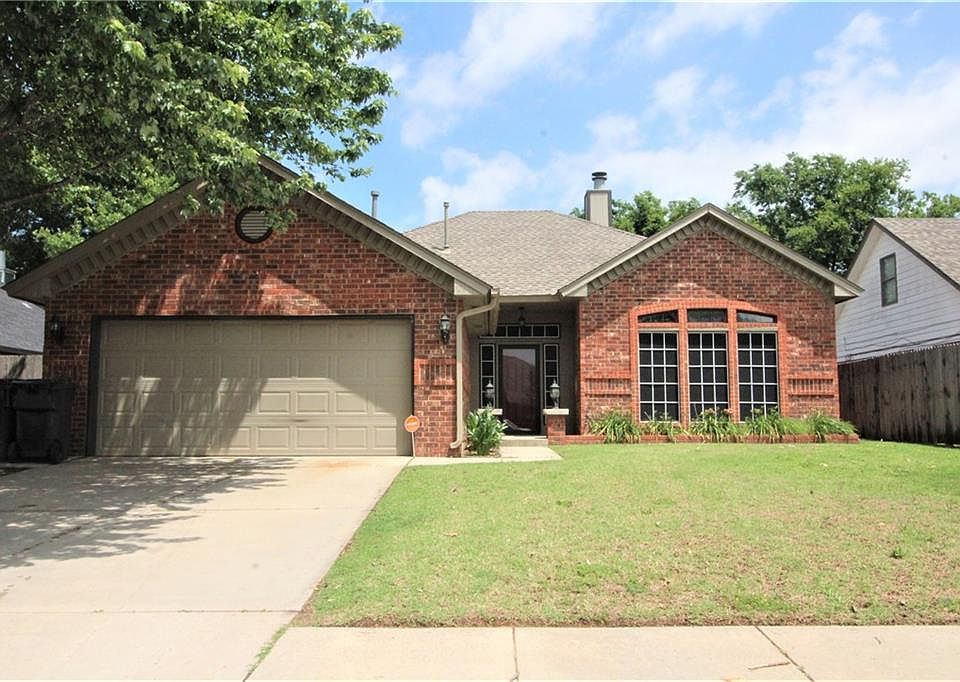 1st image of 321 Cypress Dr