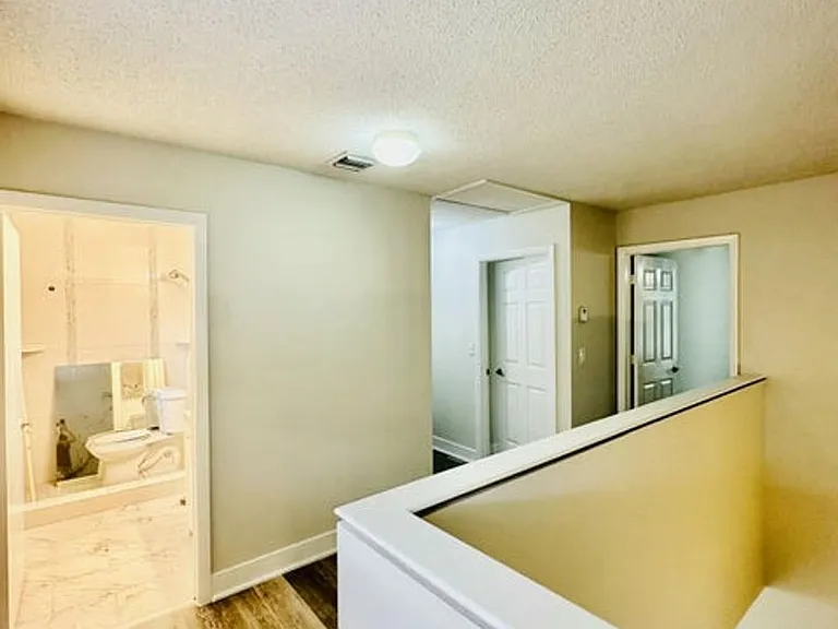 451 Cypress Way W — Photo 3