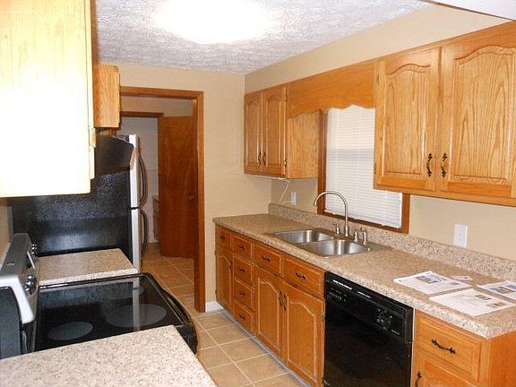4th image of 306 Chatmoss Ct