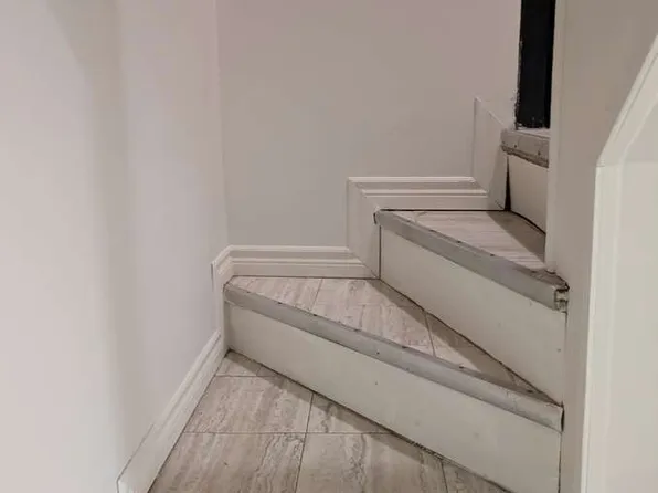 21 Patricia Ave, Toronto, ON M2M 1H9