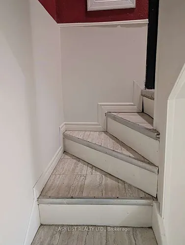 21 Patricia Ave Photo 1