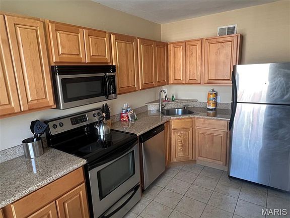 2nd image of 8110 Roxburgh Dr