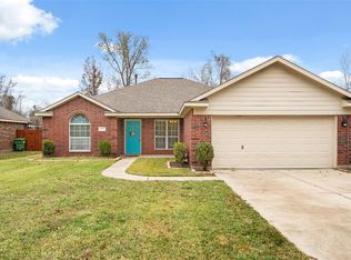 508 Lovers Ln, Dayton, TX 77535