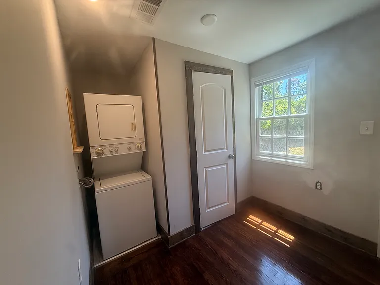 FABULOUS BONUS ROOM WITH WASHER/DRYER AND NEW HALF BATH!
