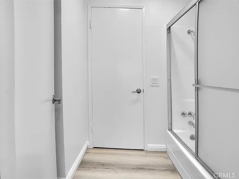 5412 Lindley Ave #110 — Photo 32